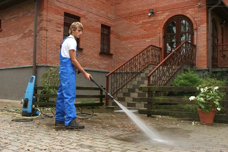 Pressure washing contractor